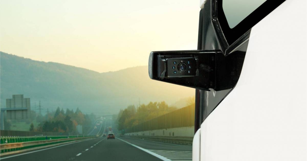 Why cameras are better than mirrors